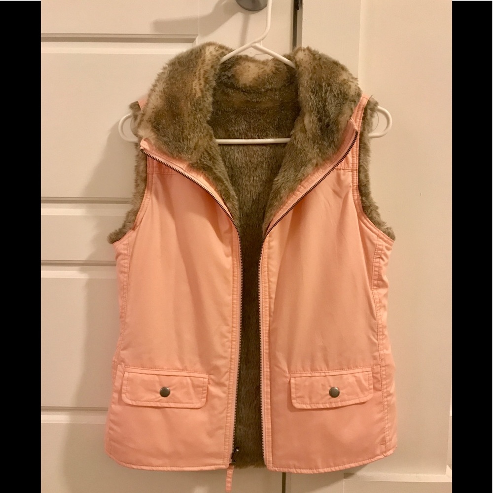 Gap pink and faux fur reversible vest- XS